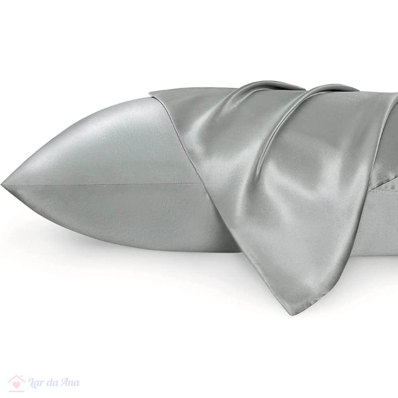 Kit Fronha de Cetim para Travesseiro - 2 Peças Prateada Lar da ana https://lardaana.com/products/kit-fronha-de-cetim-para-travesseiro-2-pecas