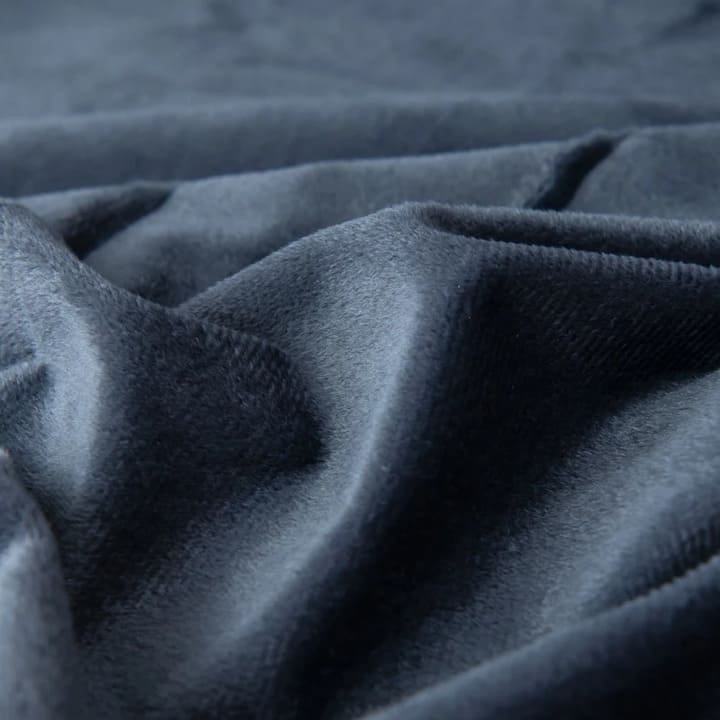 Manta para Sofá em Veludo - Detalhe Bordado Cinza Escuro