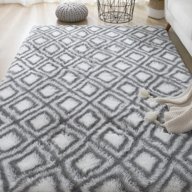 Tapete para Sala Retangular Peludo Estampado Branco Losango