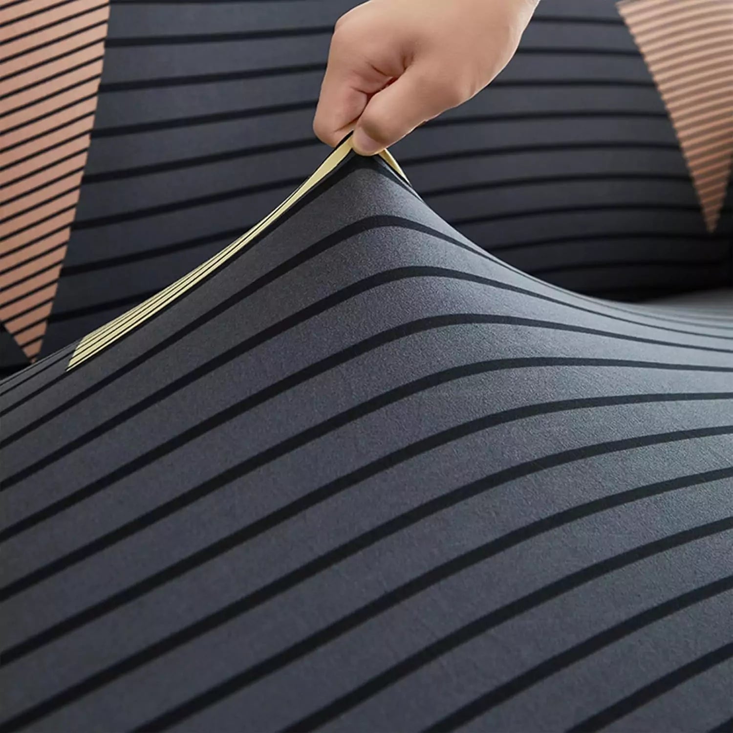 Capa Decorativa de Sofá com Saia Moderna Ajustável Universal - Preto Triangular lar da ana