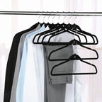 Kit Cabide de Veludo com Cascata Preto Lar da Ana